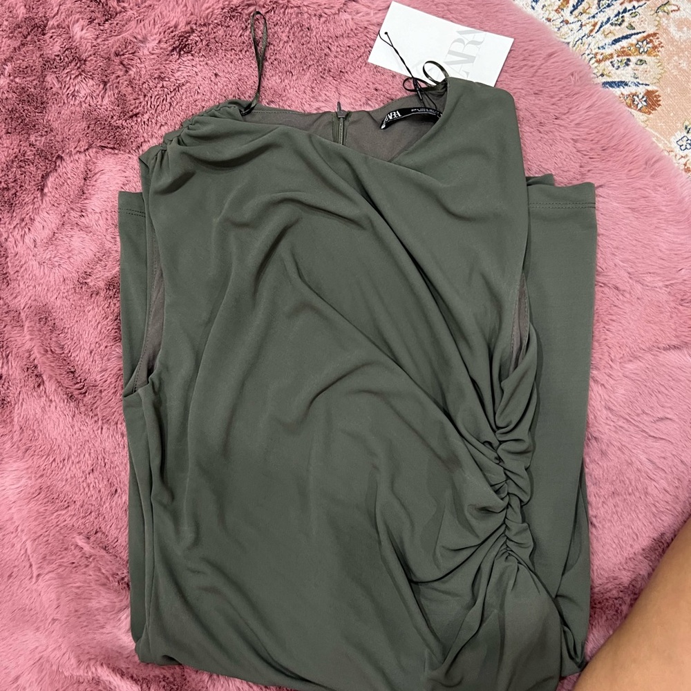 Zara dress - Picture 2 of 3